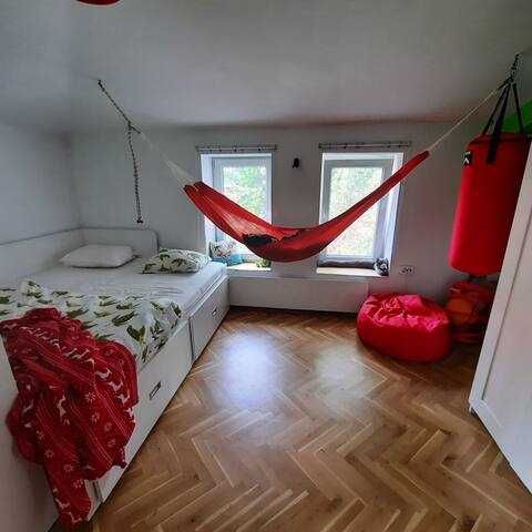 Тристаен апартамент в Карпузица