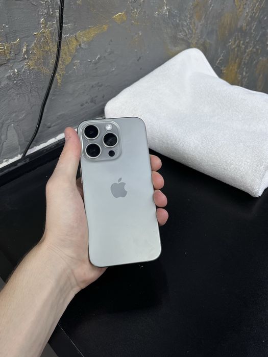 iphone 15 pro yangi hama narsasi bor