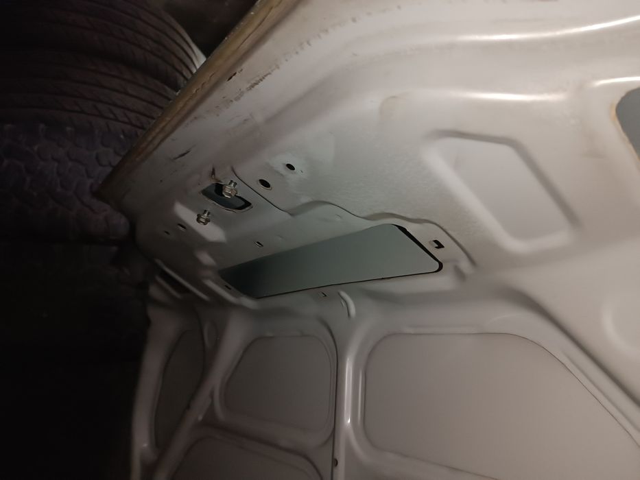 Крышка багажника тоета exiv