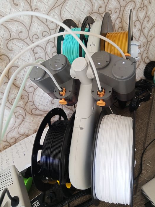 Продам 3д принтер Bambu Lab A1 combo с AMS системой