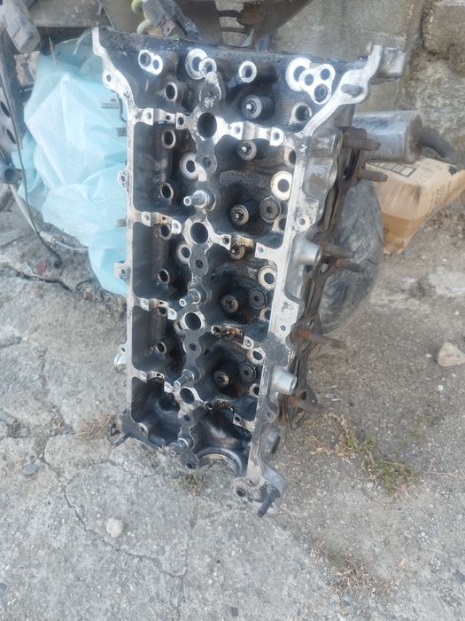 Toyota auris  2.0 126 коня  двигател на части