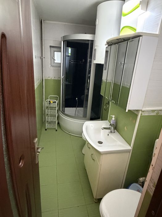Inchiriez apartament 3 camere