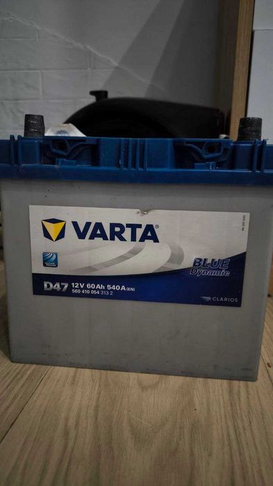 Акумулатор Varta 12V D47 60Ah 540A японски стандарт + вдясно