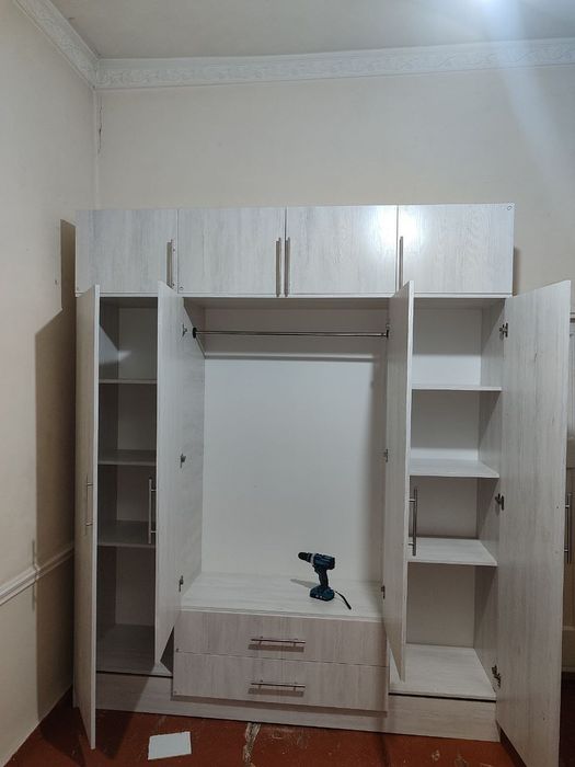 Shkaf sotiladi birinchuli quldan olasiz optom narxlarda