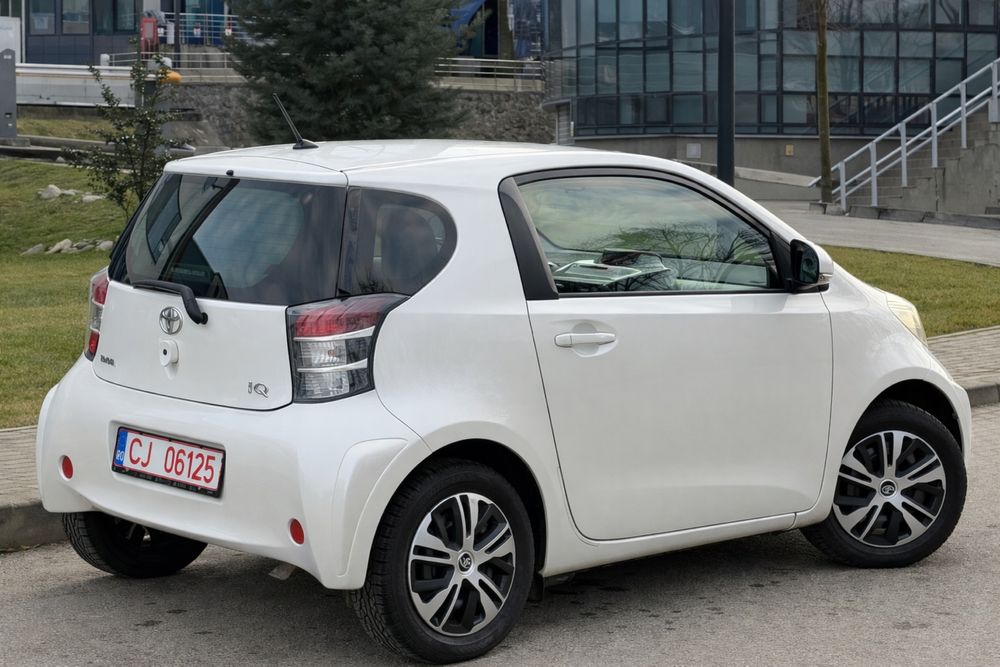 Toyota iq 1.3 automata stare ca noua euro 5 2011/navi camera