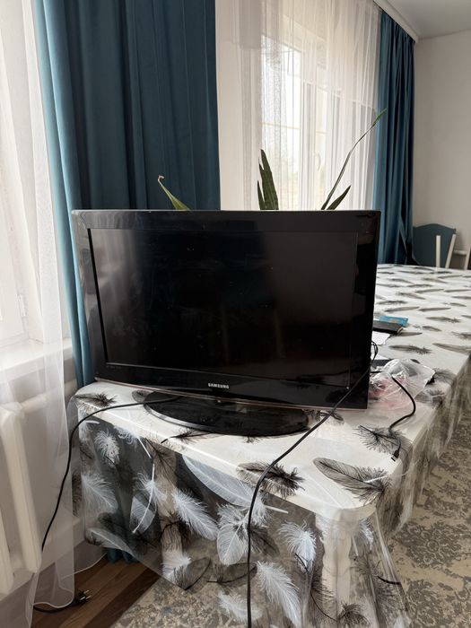 Стол И Телевизор