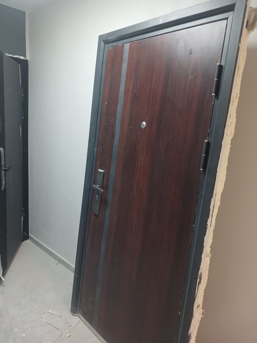 Срочно продам входной дверь