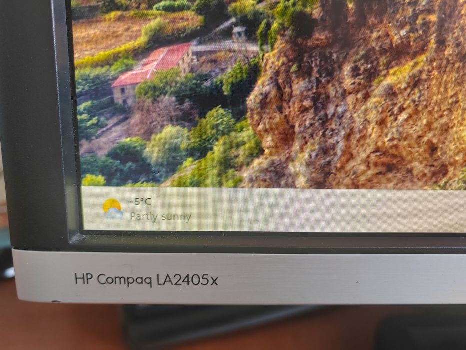 Монитор HP Compaq LA2405X