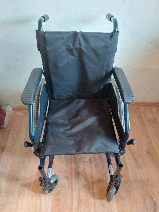 Продаю новую инвалидную коляску