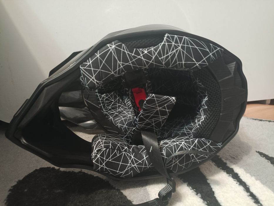 продам шлем новый TOR