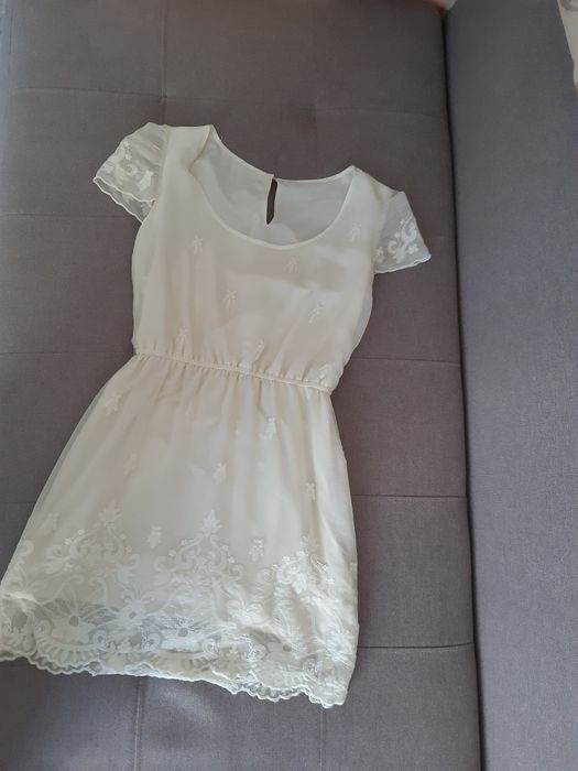 Rochie Bershka S/M ivory scurta