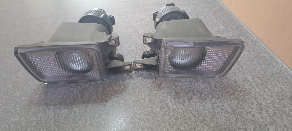 Противотуманка на VW Golf 3 Vento