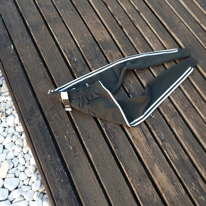 Долнище Adidas размер 34 зелен цвят памучна материя висока талия