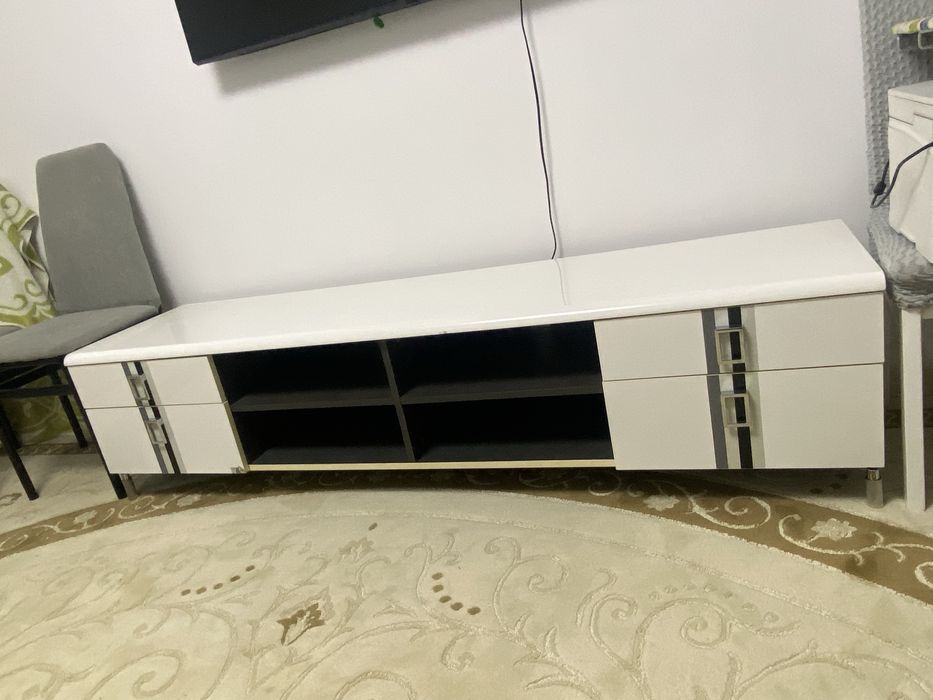 Тумбочка под телевизор
