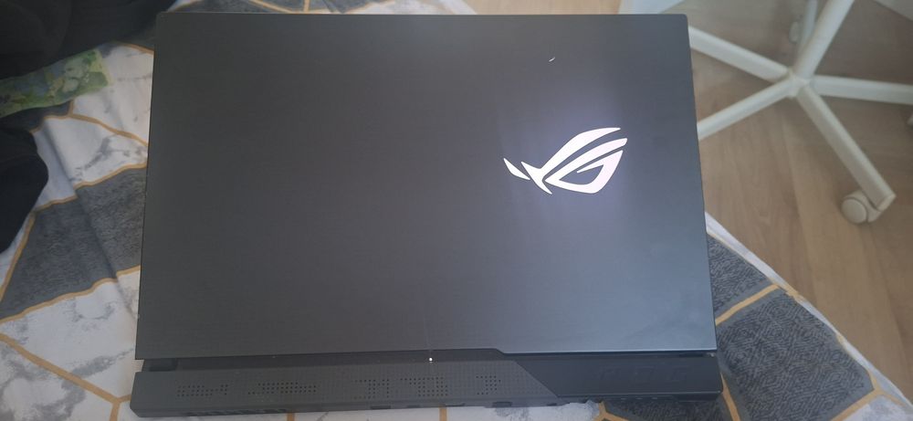 Laptop asus rog strix g17