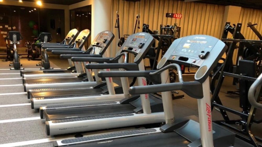 Depozit aparate fitness profesionale (Life Fitness)