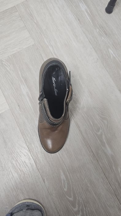 Продам почти даром кожаную обувь