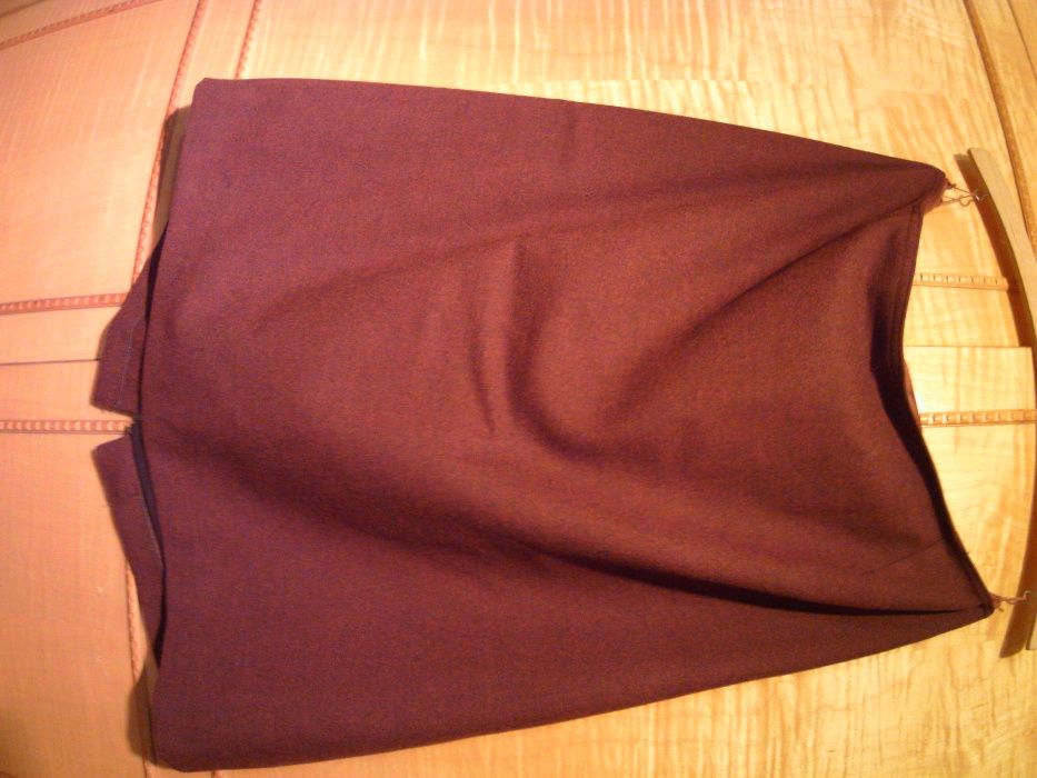 haine dama doua piese din stofa lana , culoare maro