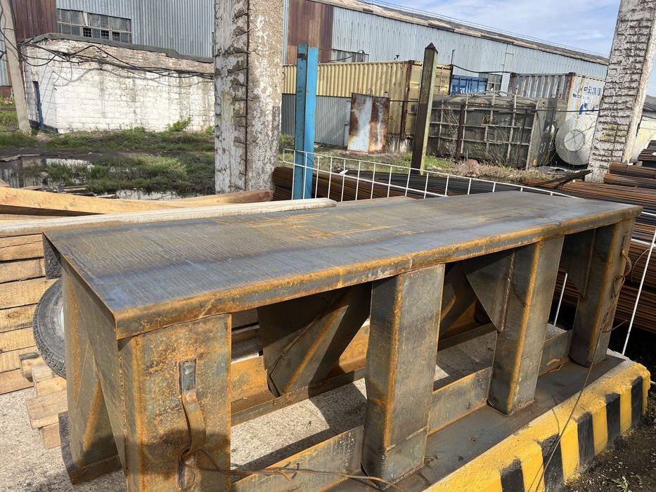 Стол металлический