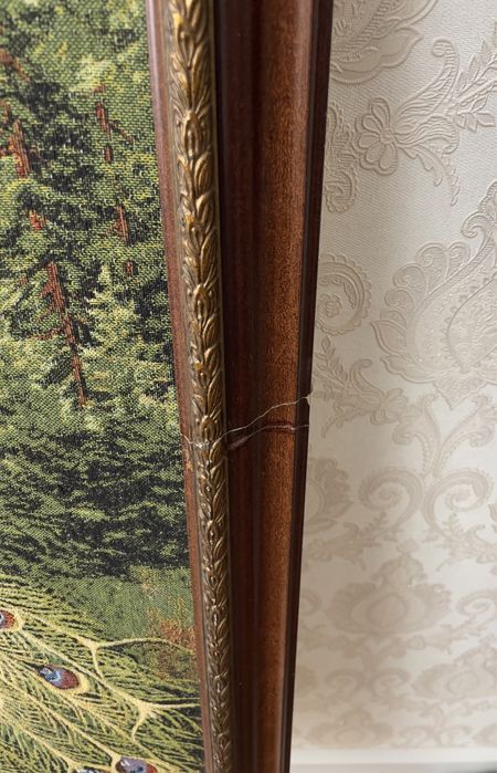 Картина на багете “Павлины”