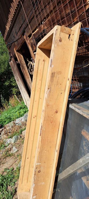 Usa lemn masiva din lemn