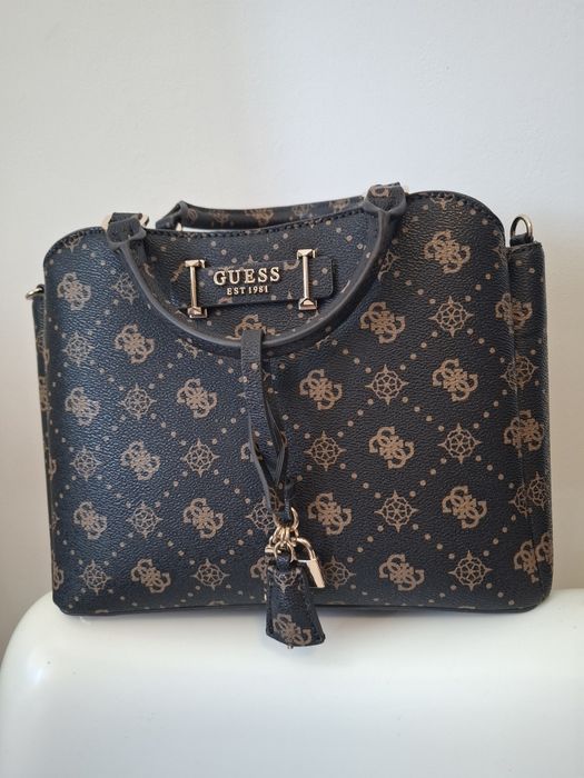 Чанта Guess Лукс в актуален принт