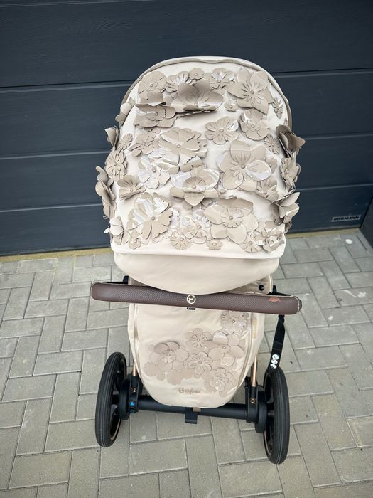 Количка Cybex E Priam Simply Flowers - пълен комплект