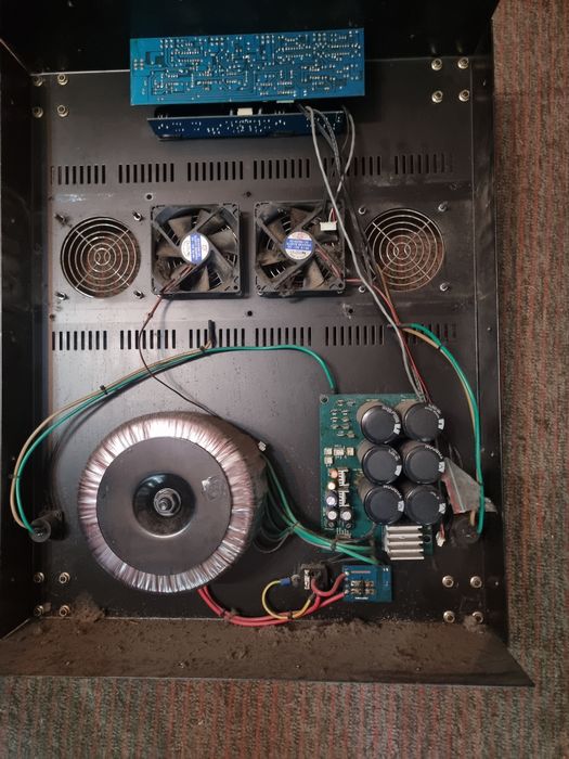 Блокпитанияот усилителя.емкости.трансформатор.темброблок