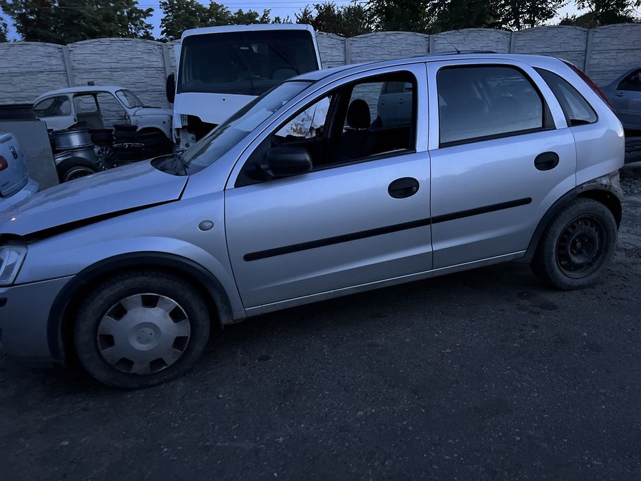 Dezmembrez Opel Corsa C 1.3 CDTI cod motor Z13DT