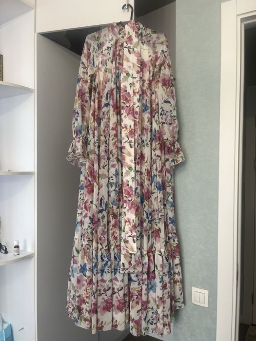 Женские платье ручная