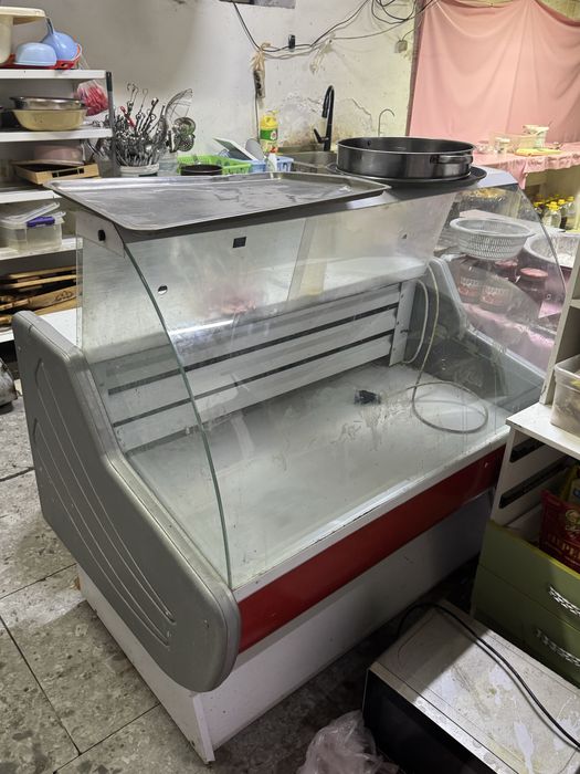 Продаются холодильник витриный и морозильник ларь