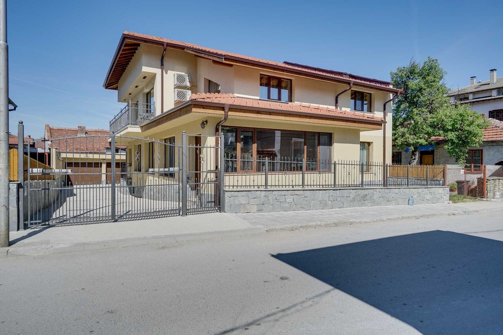 Продавам нова къща напълно обзаведена