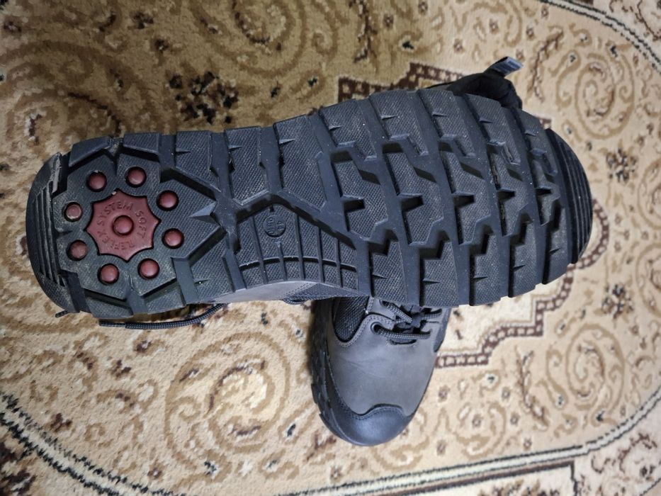 Продам осене-весеннию  обувь