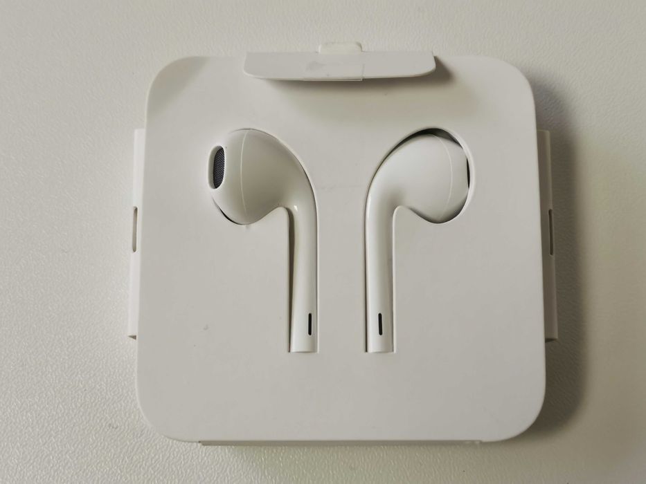 Apple Earpods с Lightning конектор, MWTY3ZM/A слушалки с кабел