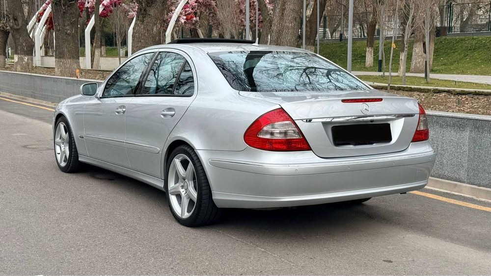 Mersedes benz W 211  E 200 kraska toza