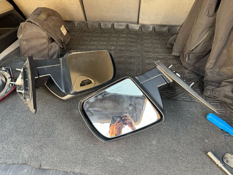 Зеркала на Toyota Sequoia, Tundra
