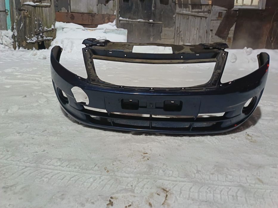 Продам синий бампер от лада гранты