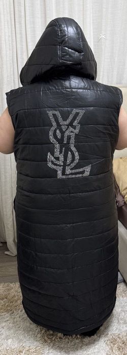 Срочно продам куртки и жилетку