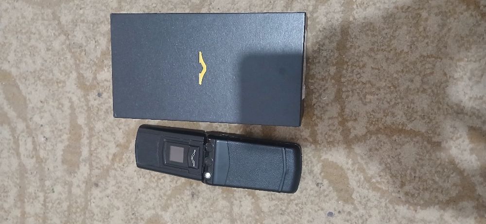Поодается телефон Vertu