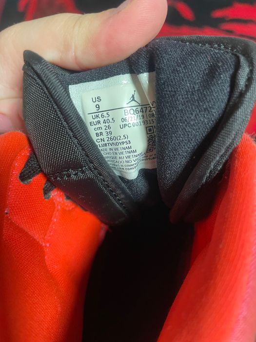 Jordan 1 mid număr 40.5