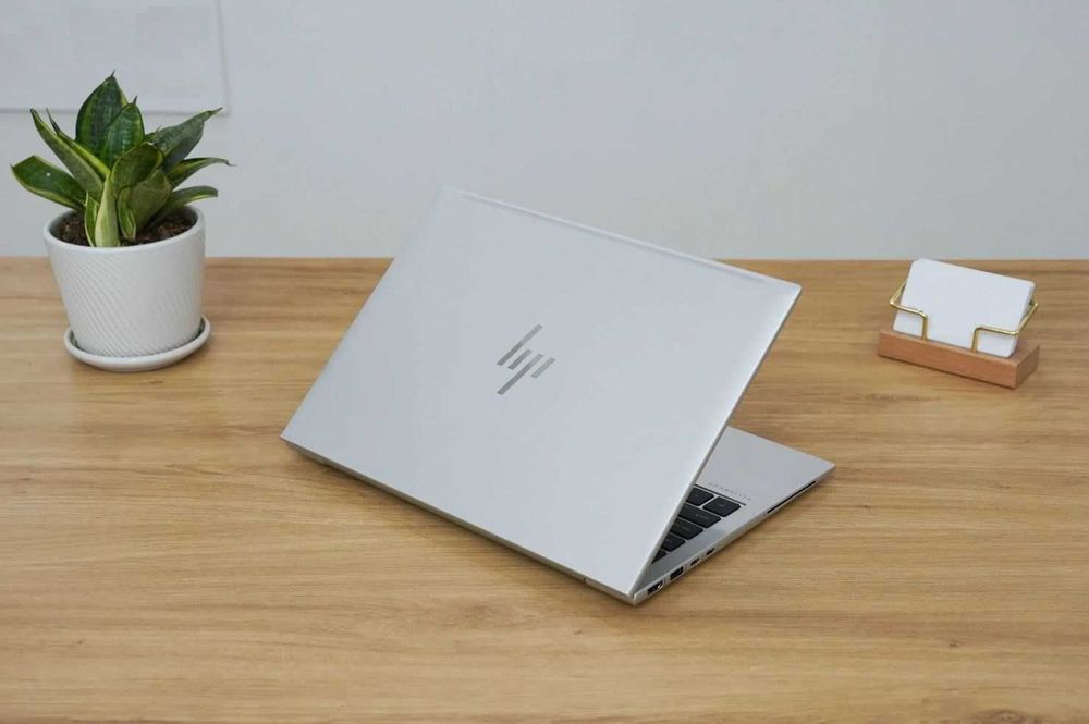 Лаптоп HP ZBook Firefly 14 G9 / iIntel® Core™ i7-1265U / 32GB DDR5 / 256GB NVMe SSD - Лицензиран Microsoft Office Pro Plus 2024