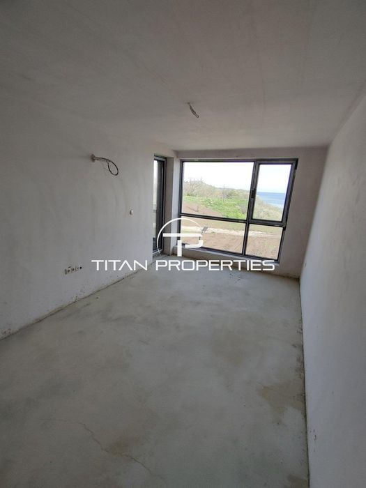 Тристаен апартамент в кв. Сарафово