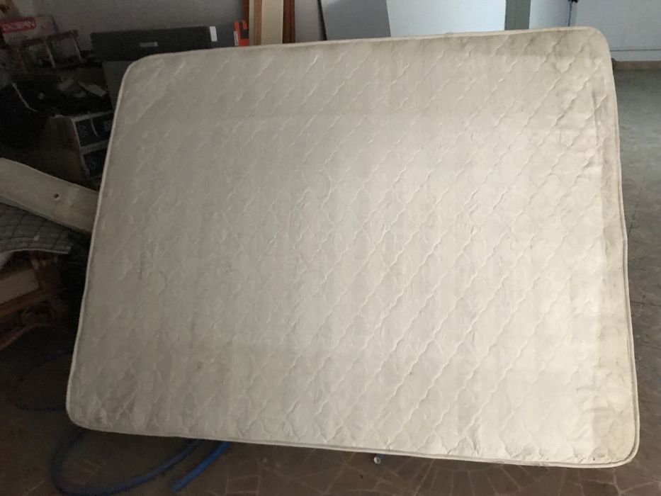 Продаю Матрас ортопедический  отлично состояние 2 шт.