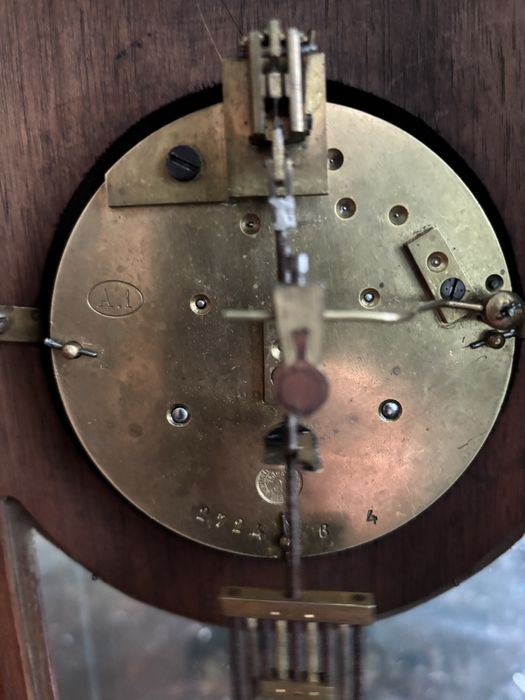 Ceas vechi cu pendul Vincenti
