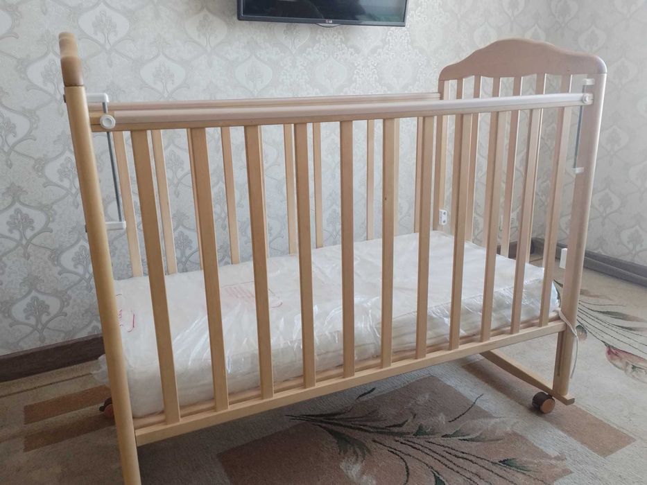 Детская кровать с матрасом