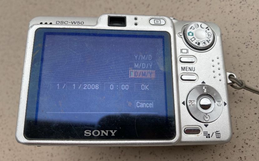 Sony  cybershot DSC W50