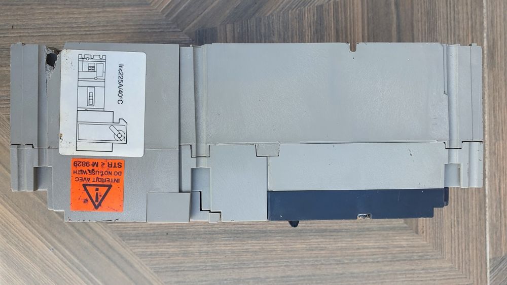 Продам диф автомат Merlin Gerin