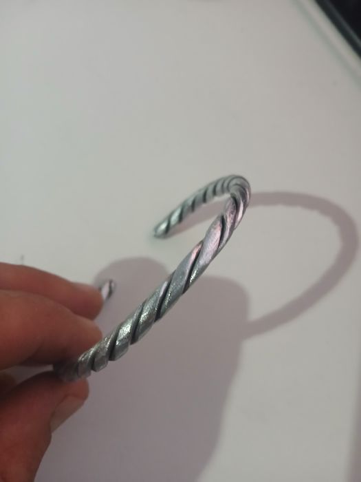 Bratara din zinc