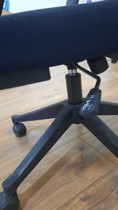 Кресло офисное в отличном состоянии