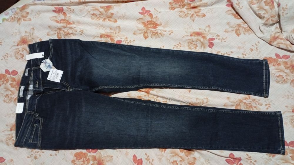 Продам 2 тениски мужские